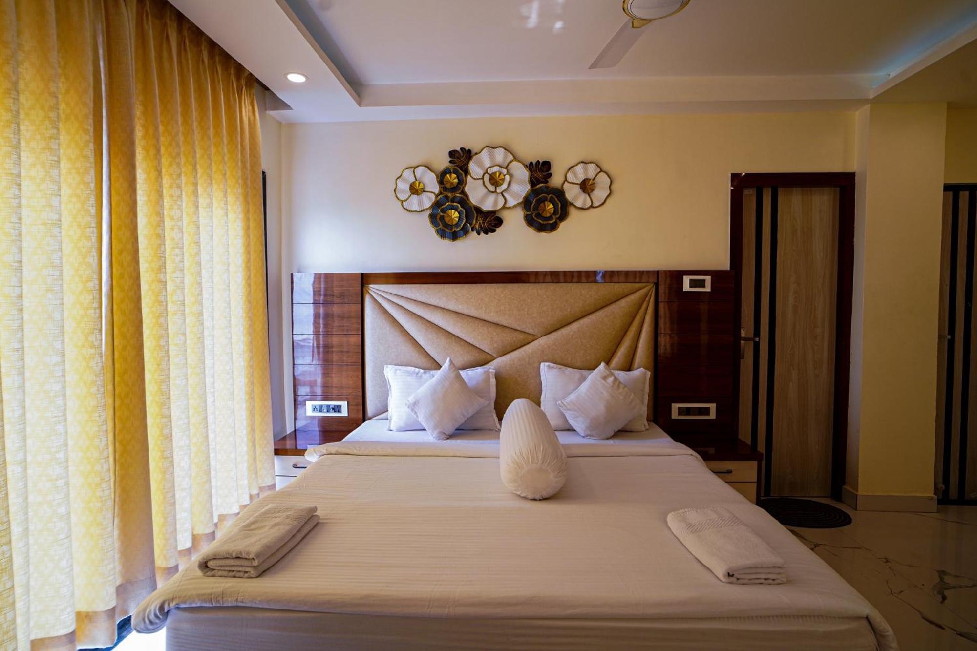 Prasant On Beach Resort !! Lift - Wifi -Restaurant-Parking Facilities-Newly Decorated Room !! Mandarmani Extérieur photo