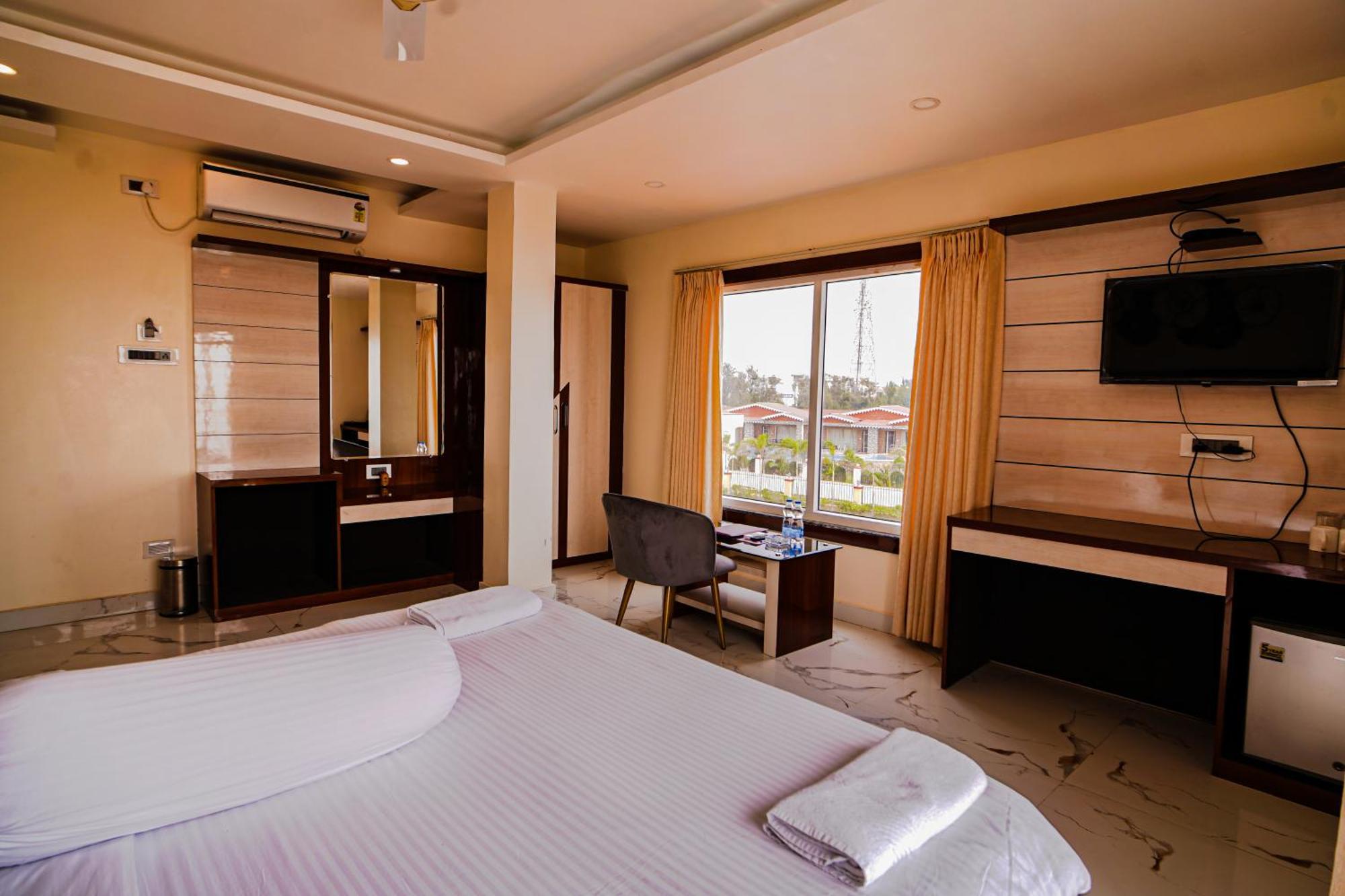 Prasant On Beach Resort !! Lift - Wifi -Restaurant-Parking Facilities-Newly Decorated Room !! Mandarmani Extérieur photo
