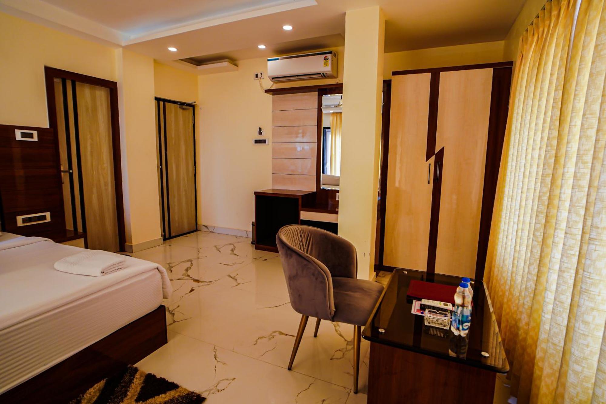 Prasant On Beach Resort !! Lift - Wifi -Restaurant-Parking Facilities-Newly Decorated Room !! Mandarmani Extérieur photo