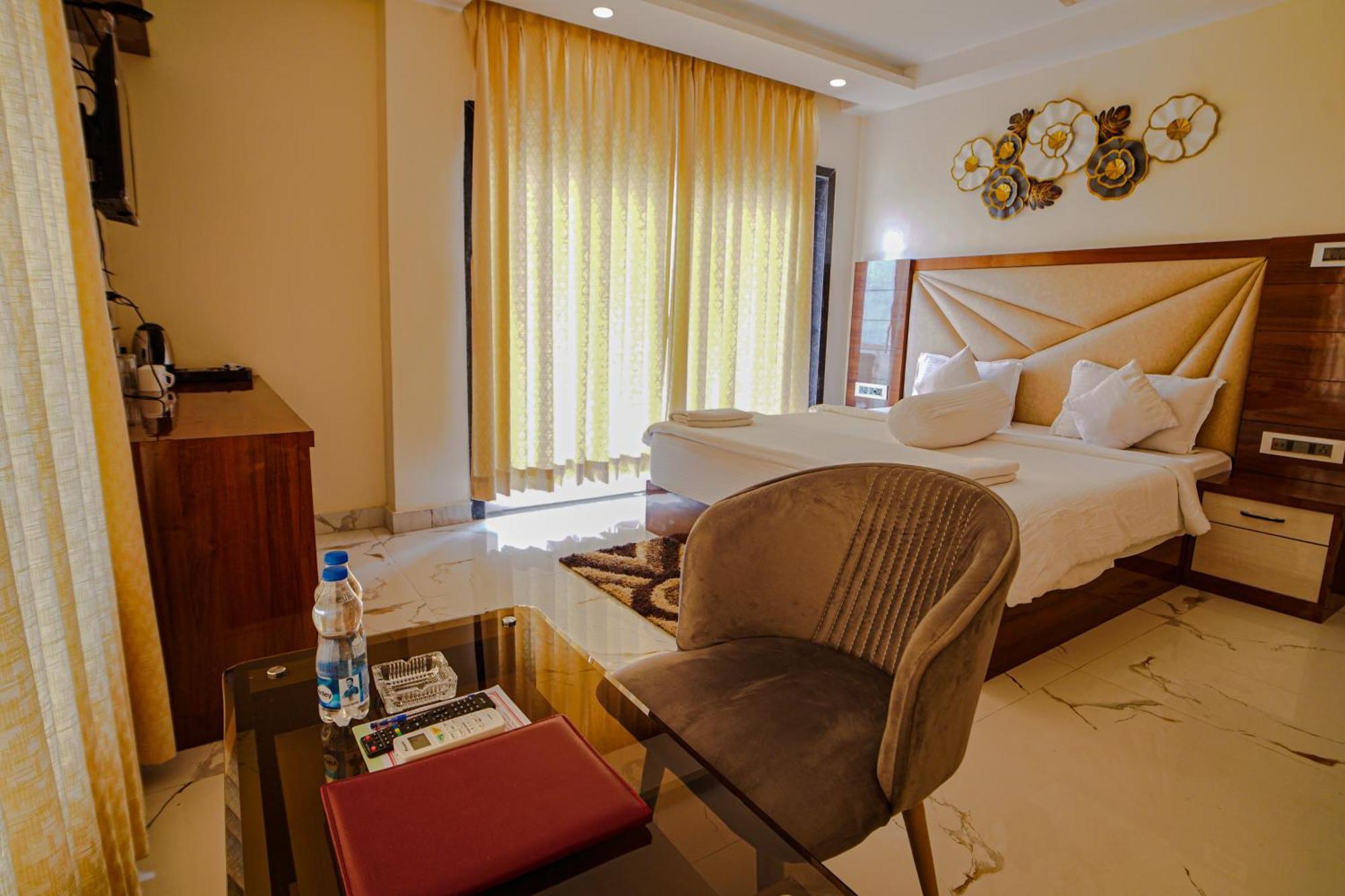 Prasant On Beach Resort !! Lift - Wifi -Restaurant-Parking Facilities-Newly Decorated Room !! Mandarmani Extérieur photo