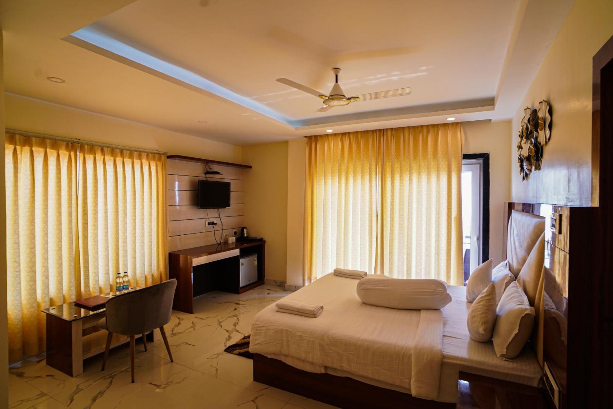Prasant On Beach Resort !! Lift - Wifi -Restaurant-Parking Facilities-Newly Decorated Room !! Mandarmani Extérieur photo
