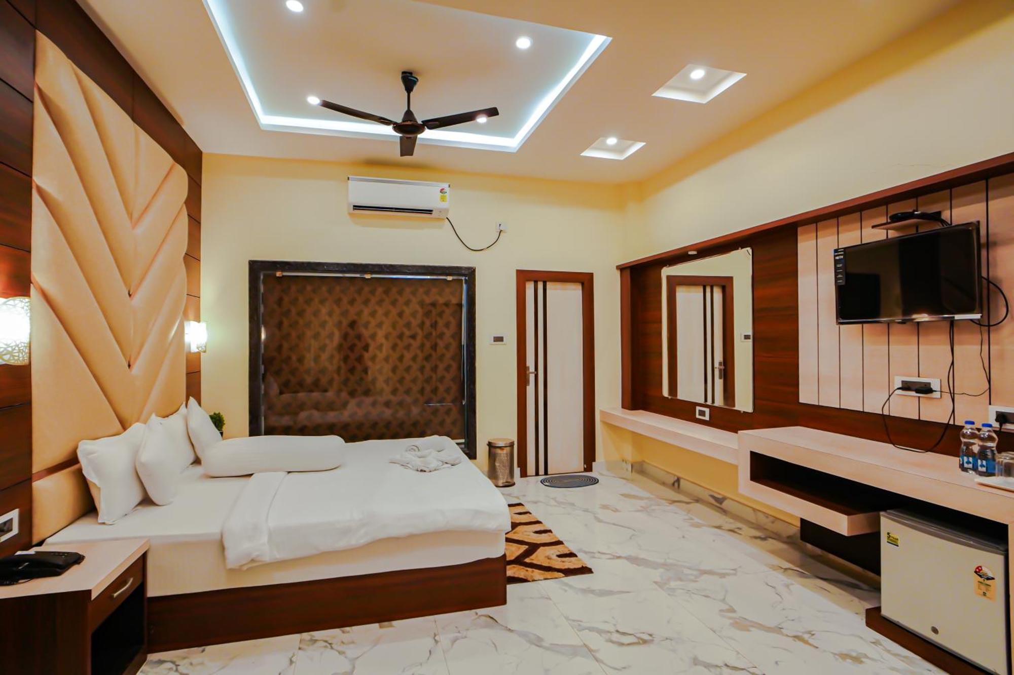 Prasant On Beach Resort !! Lift - Wifi -Restaurant-Parking Facilities-Newly Decorated Room !! Mandarmani Extérieur photo