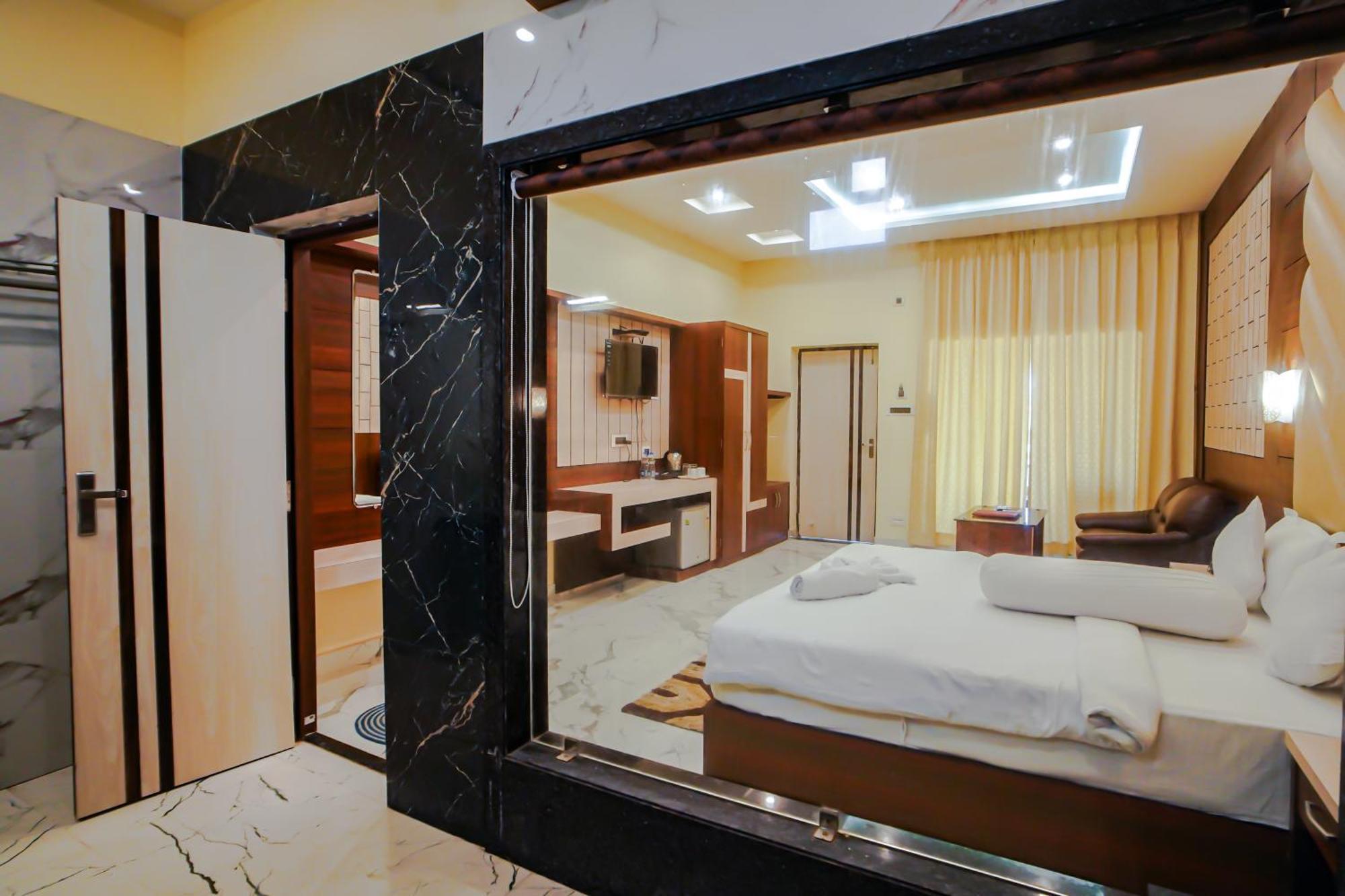 Prasant On Beach Resort !! Lift - Wifi -Restaurant-Parking Facilities-Newly Decorated Room !! Mandarmani Extérieur photo