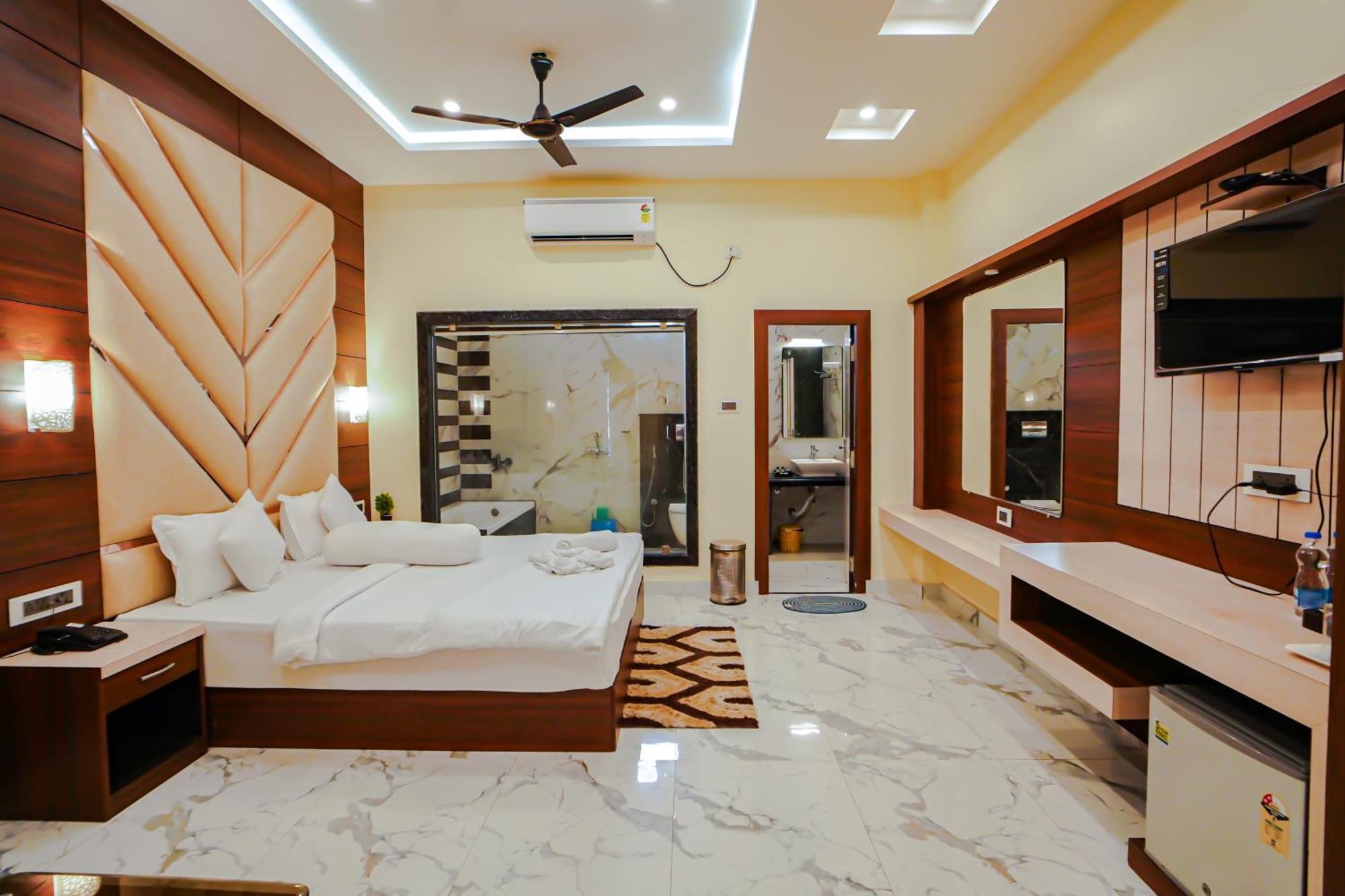 Prasant On Beach Resort !! Lift - Wifi -Restaurant-Parking Facilities-Newly Decorated Room !! Mandarmani Extérieur photo