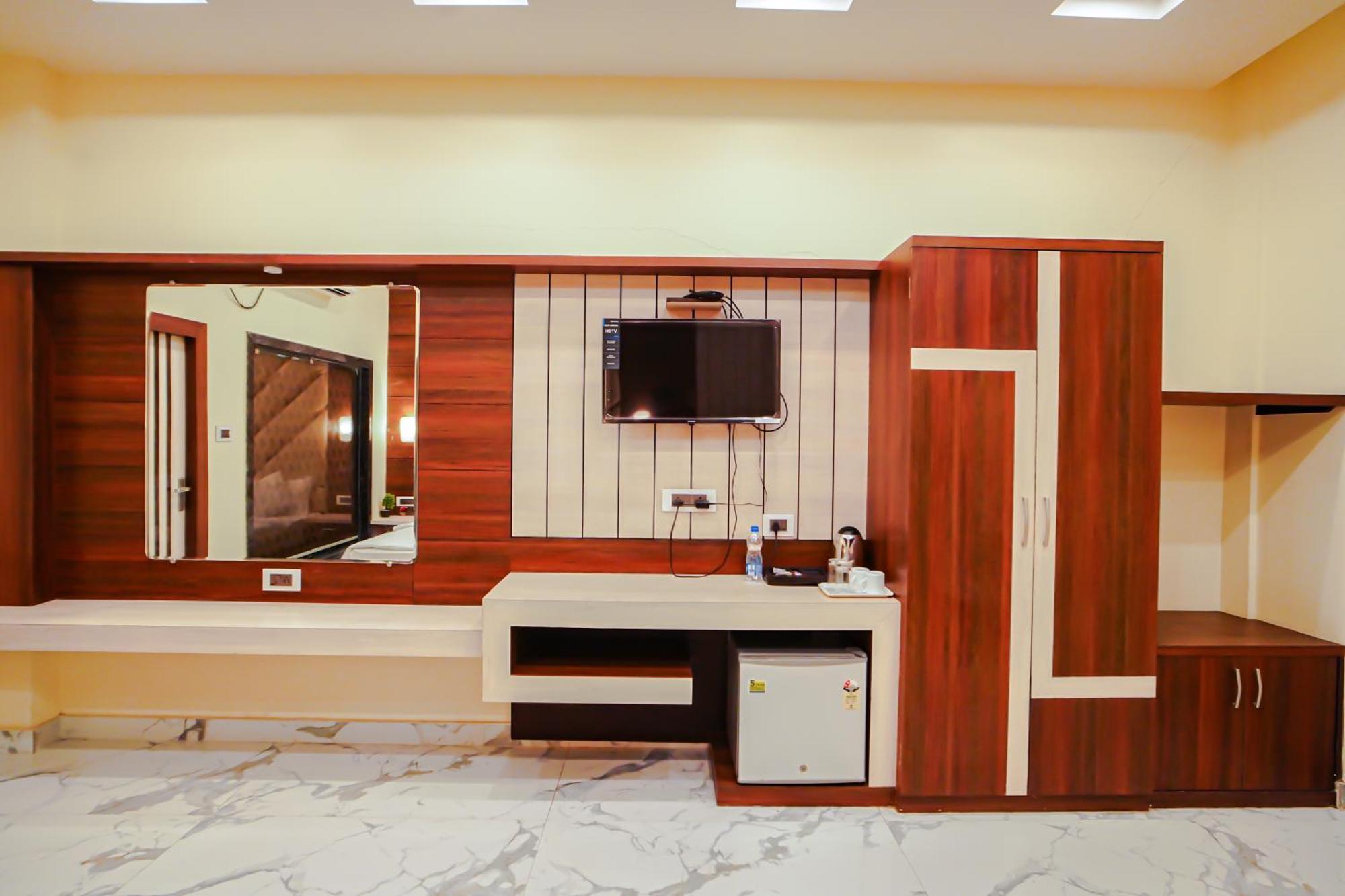 Prasant On Beach Resort !! Lift - Wifi -Restaurant-Parking Facilities-Newly Decorated Room !! Mandarmani Extérieur photo