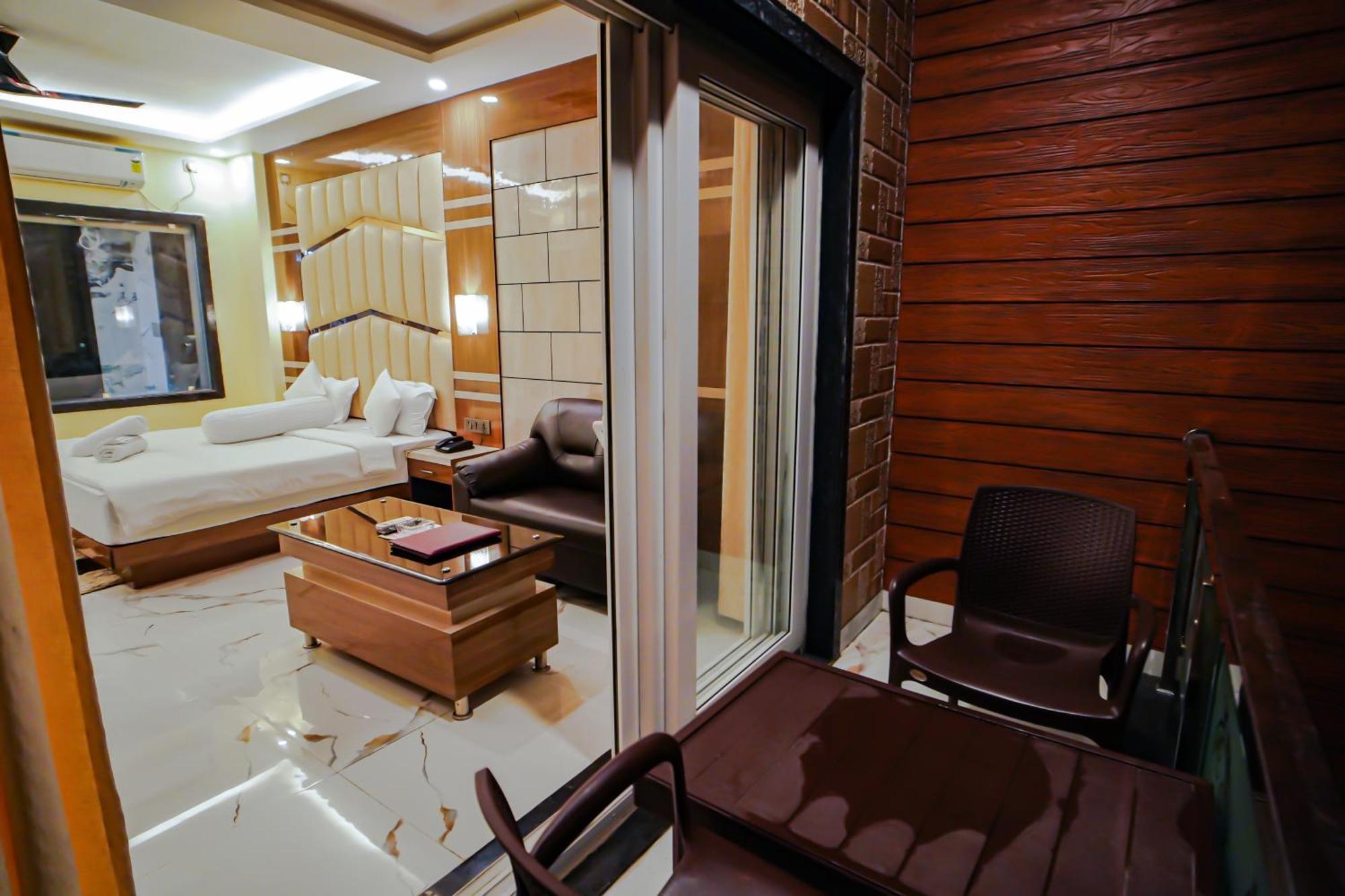 Prasant On Beach Resort !! Lift - Wifi -Restaurant-Parking Facilities-Newly Decorated Room !! Mandarmani Extérieur photo