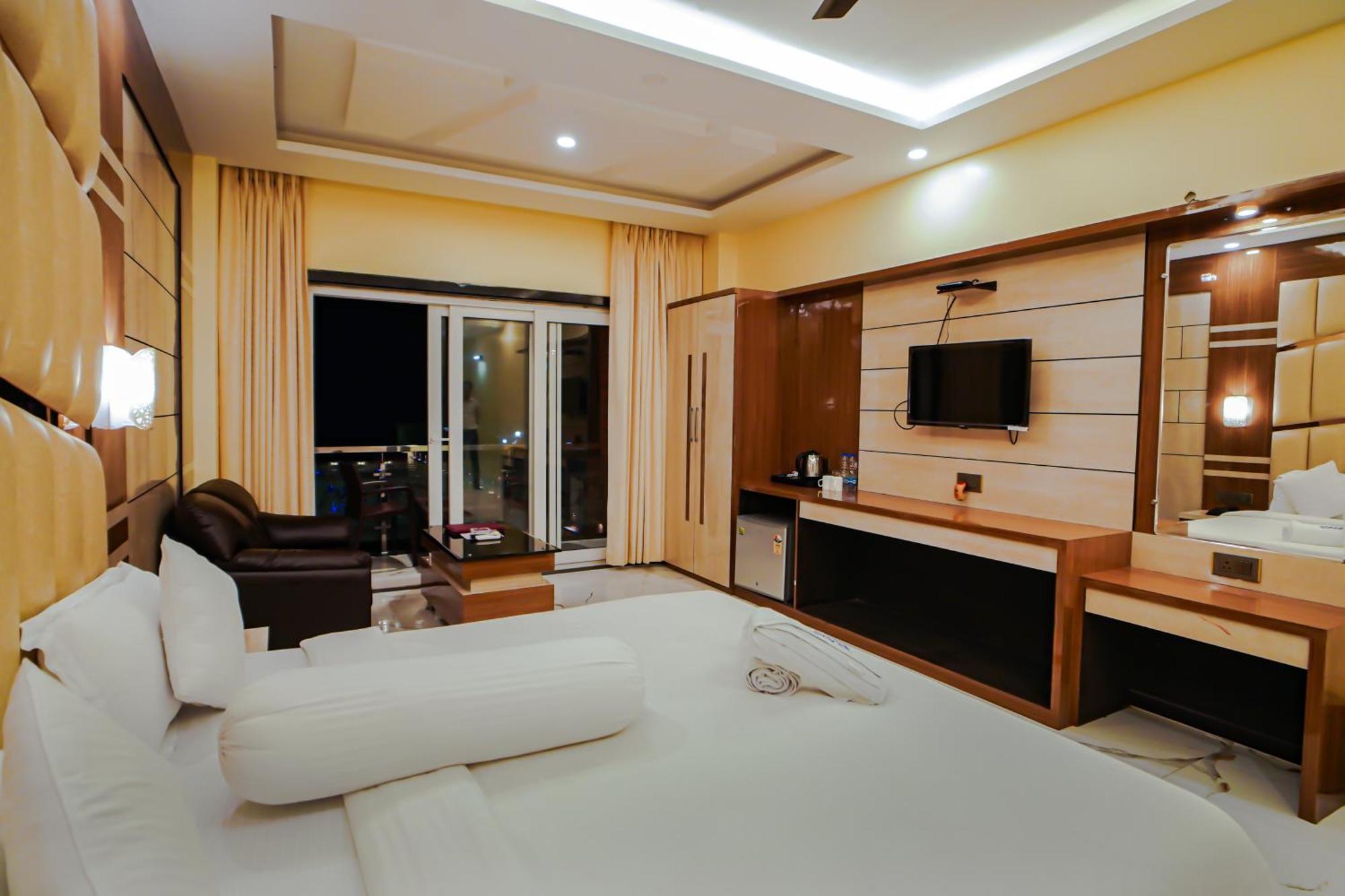 Prasant On Beach Resort !! Lift - Wifi -Restaurant-Parking Facilities-Newly Decorated Room !! Mandarmani Extérieur photo