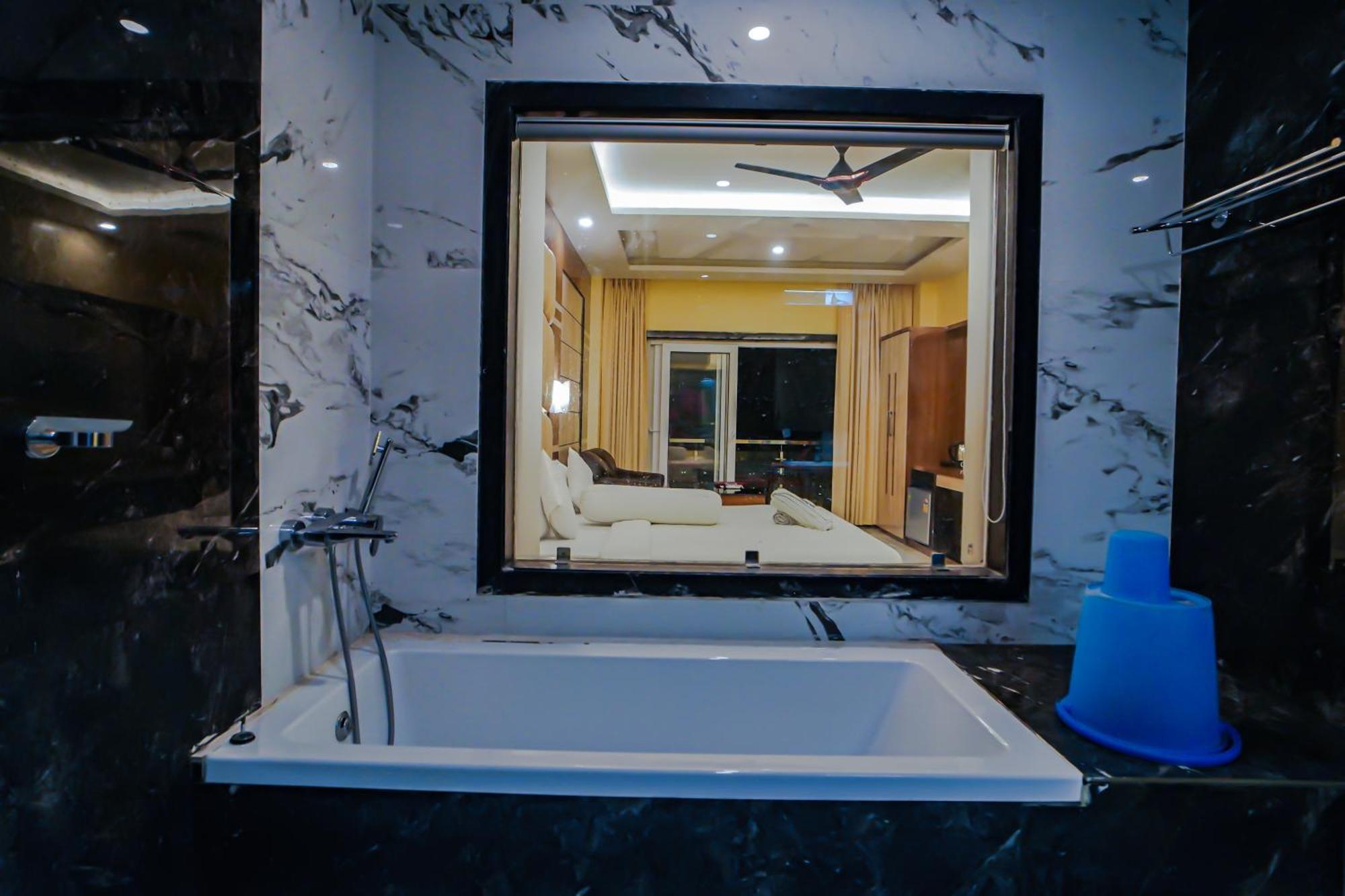 Prasant On Beach Resort !! Lift - Wifi -Restaurant-Parking Facilities-Newly Decorated Room !! Mandarmani Extérieur photo