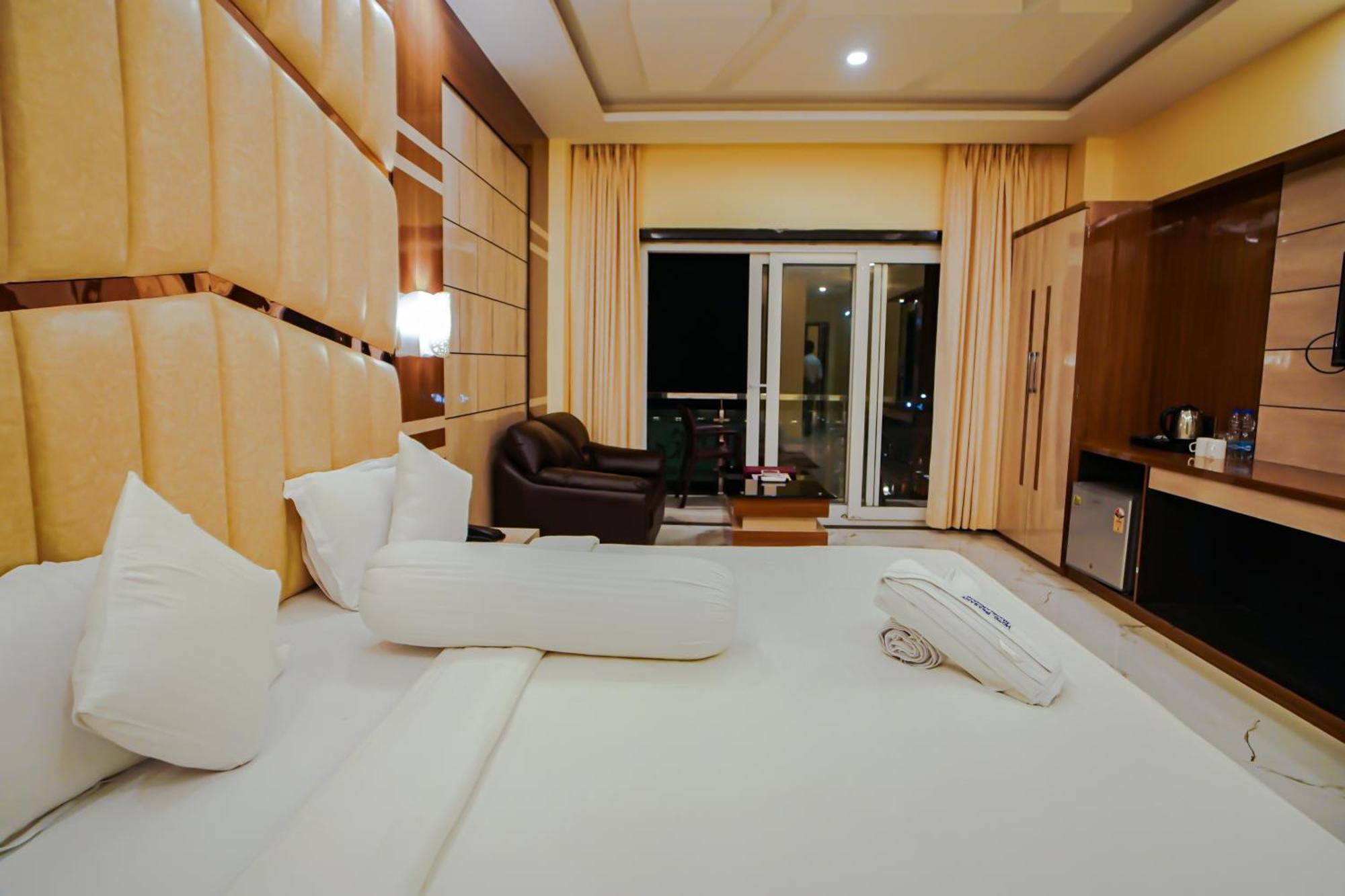 Prasant On Beach Resort !! Lift - Wifi -Restaurant-Parking Facilities-Newly Decorated Room !! Mandarmani Extérieur photo