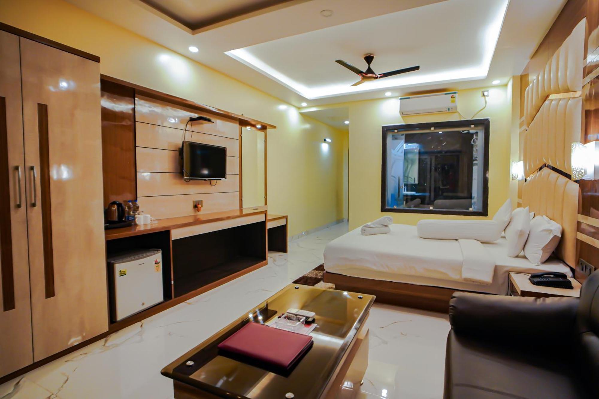 Prasant On Beach Resort !! Lift - Wifi -Restaurant-Parking Facilities-Newly Decorated Room !! Mandarmani Extérieur photo