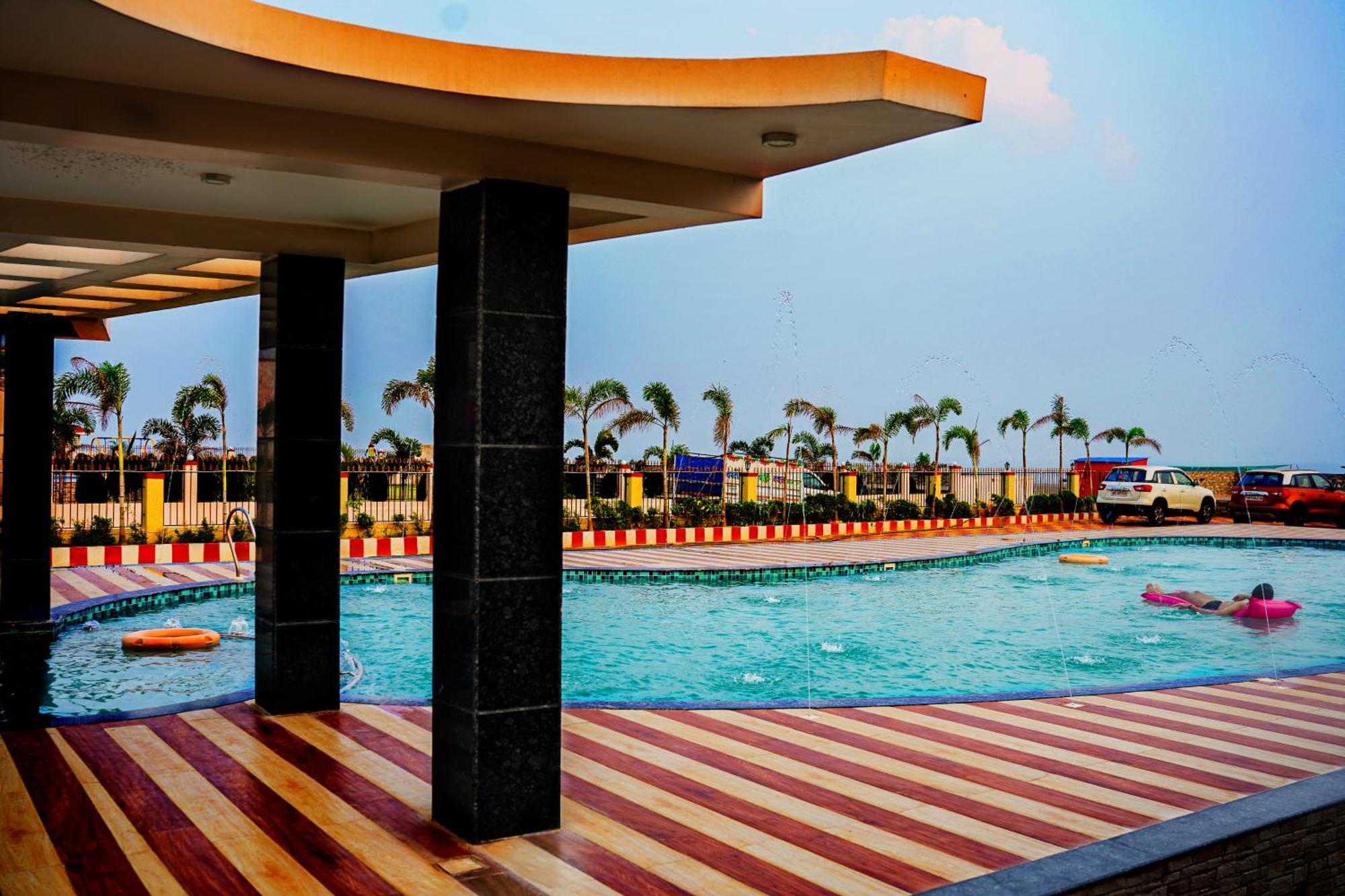 Prasant On Beach Resort !! Lift - Wifi -Restaurant-Parking Facilities-Newly Decorated Room !! Mandarmani Extérieur photo