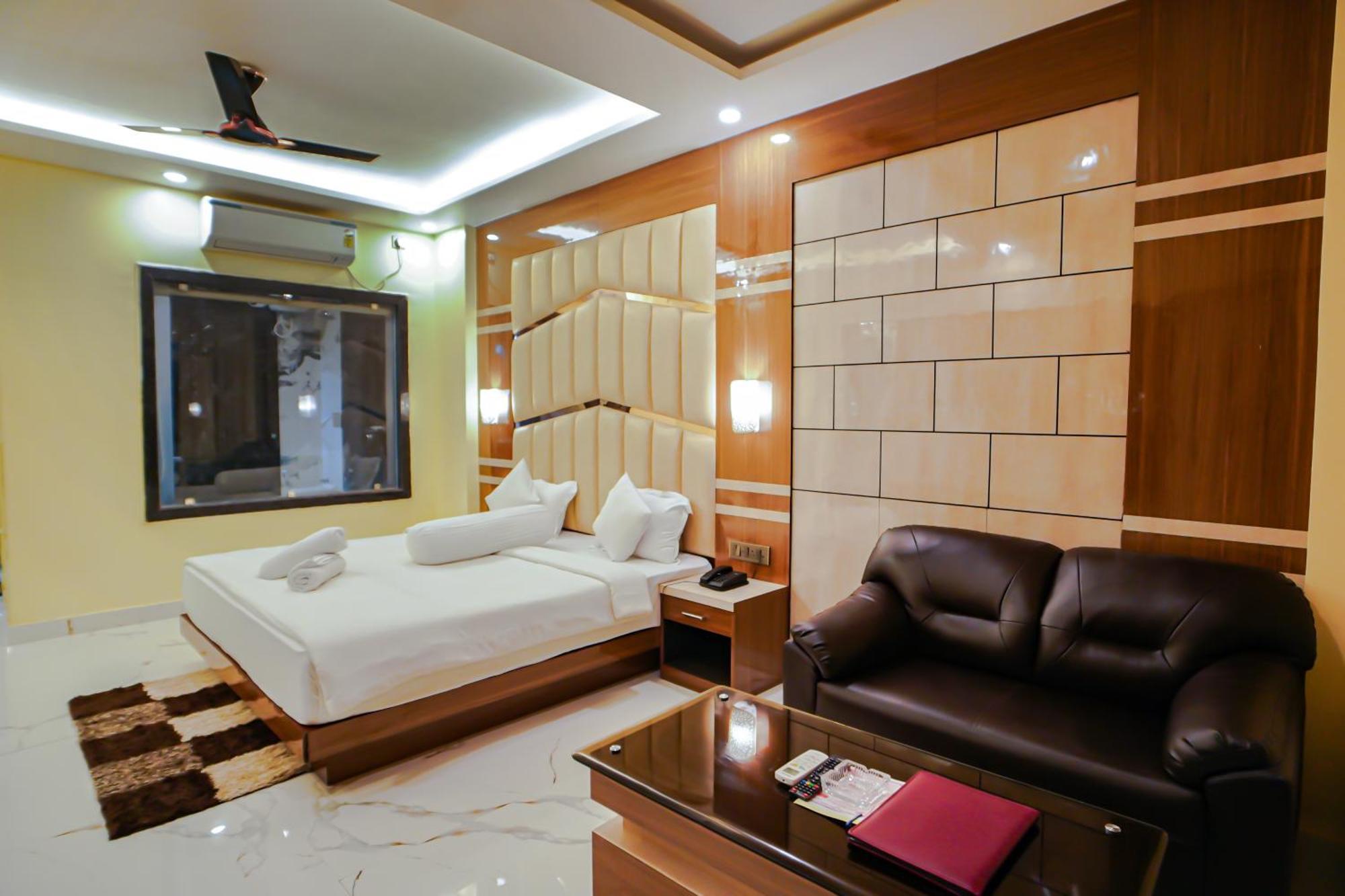 Prasant On Beach Resort !! Lift - Wifi -Restaurant-Parking Facilities-Newly Decorated Room !! Mandarmani Extérieur photo
