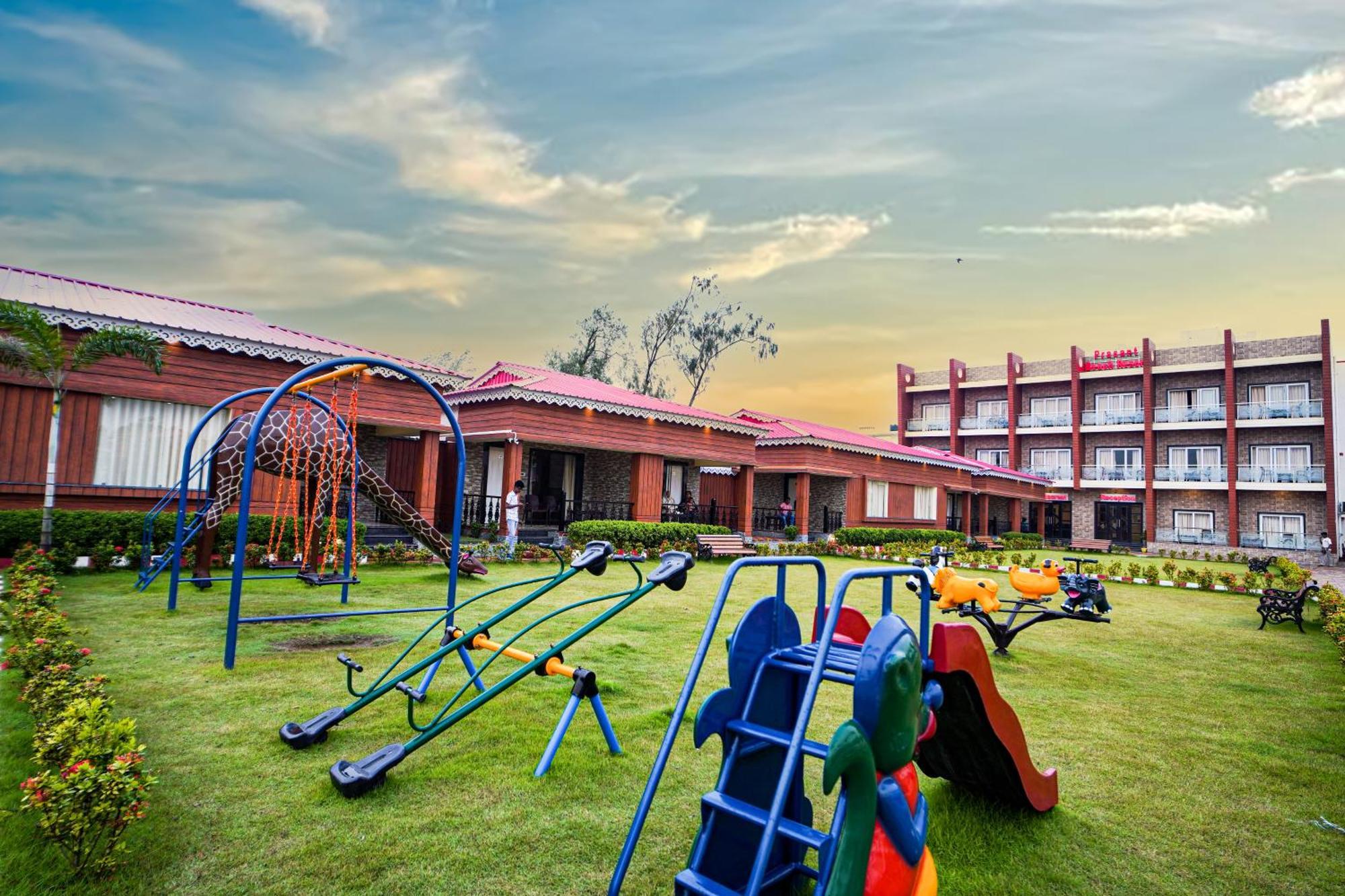 Prasant On Beach Resort !! Lift - Wifi -Restaurant-Parking Facilities-Newly Decorated Room !! Mandarmani Extérieur photo