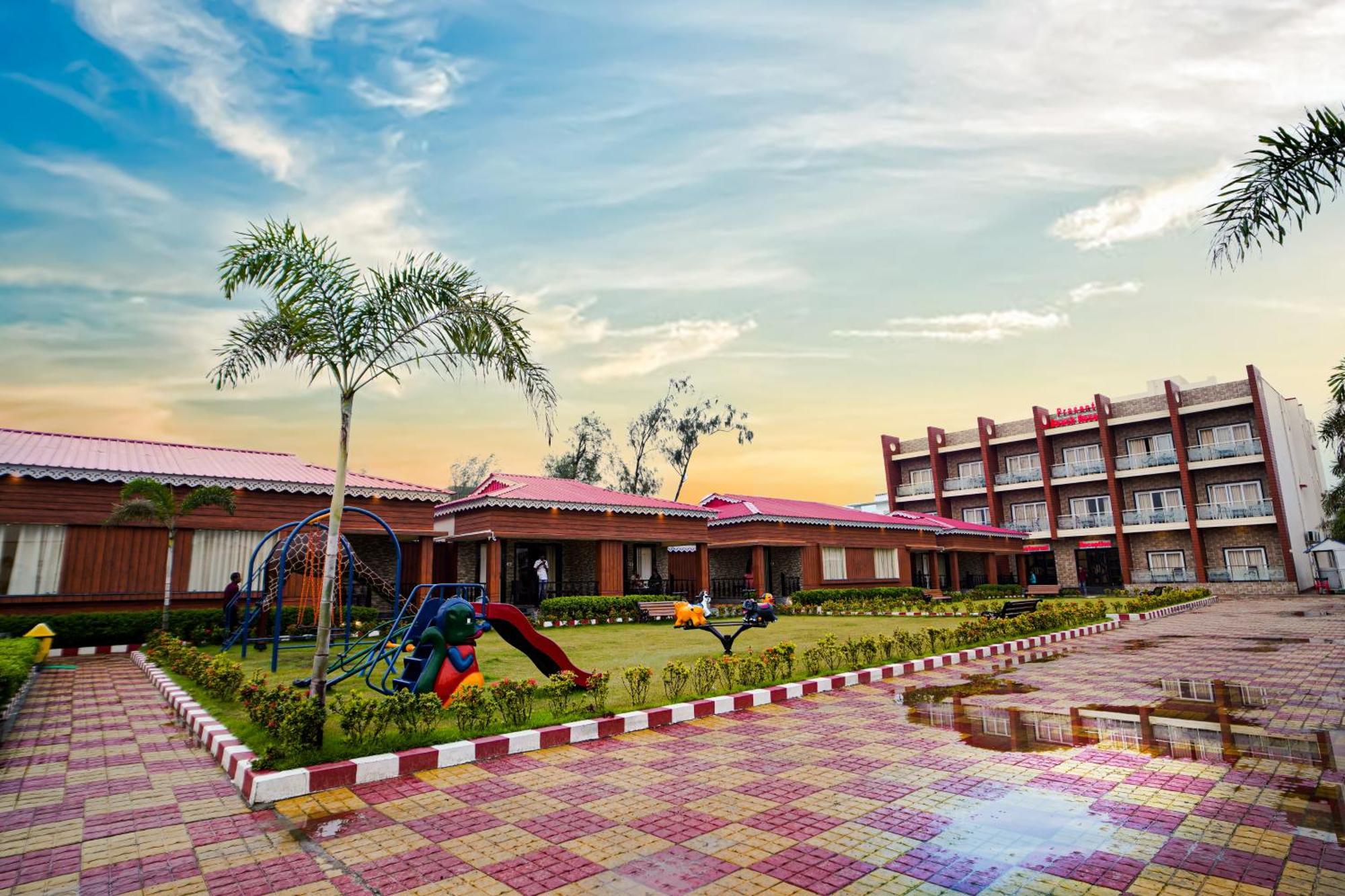 Prasant On Beach Resort !! Lift - Wifi -Restaurant-Parking Facilities-Newly Decorated Room !! Mandarmani Extérieur photo