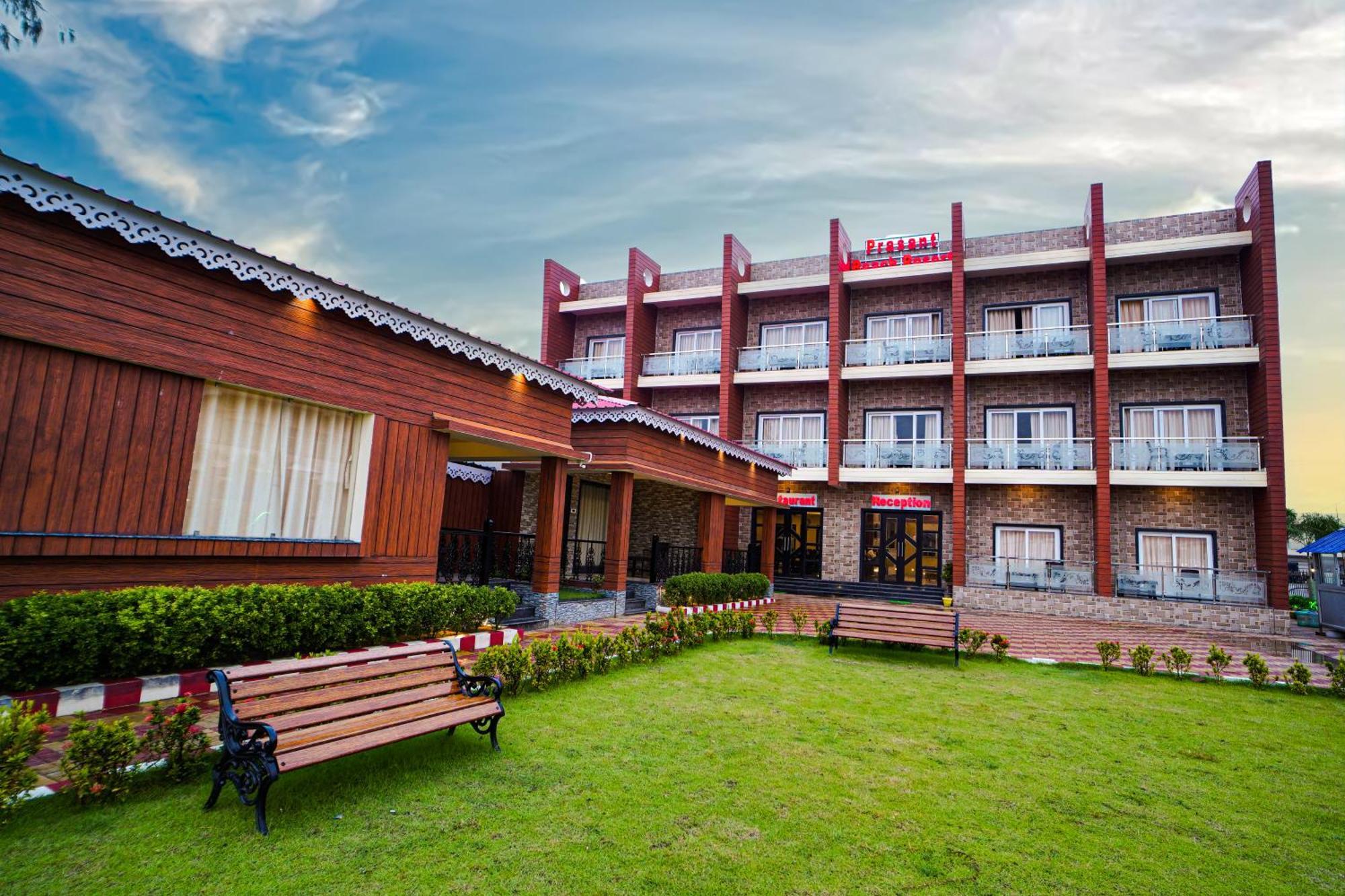 Prasant On Beach Resort !! Lift - Wifi -Restaurant-Parking Facilities-Newly Decorated Room !! Mandarmani Extérieur photo
