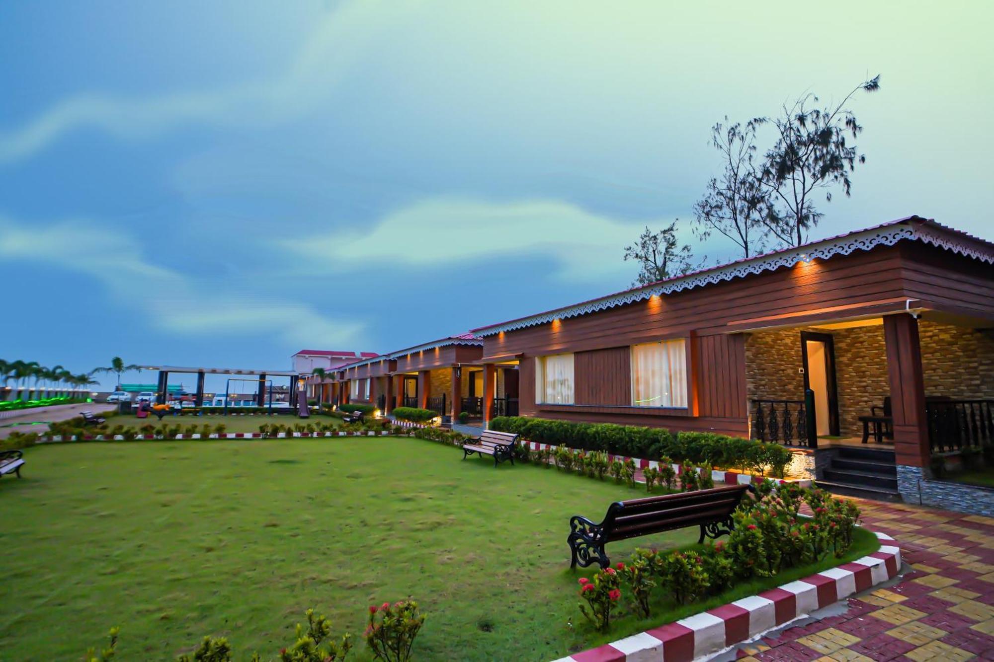 Prasant On Beach Resort !! Lift - Wifi -Restaurant-Parking Facilities-Newly Decorated Room !! Mandarmani Extérieur photo