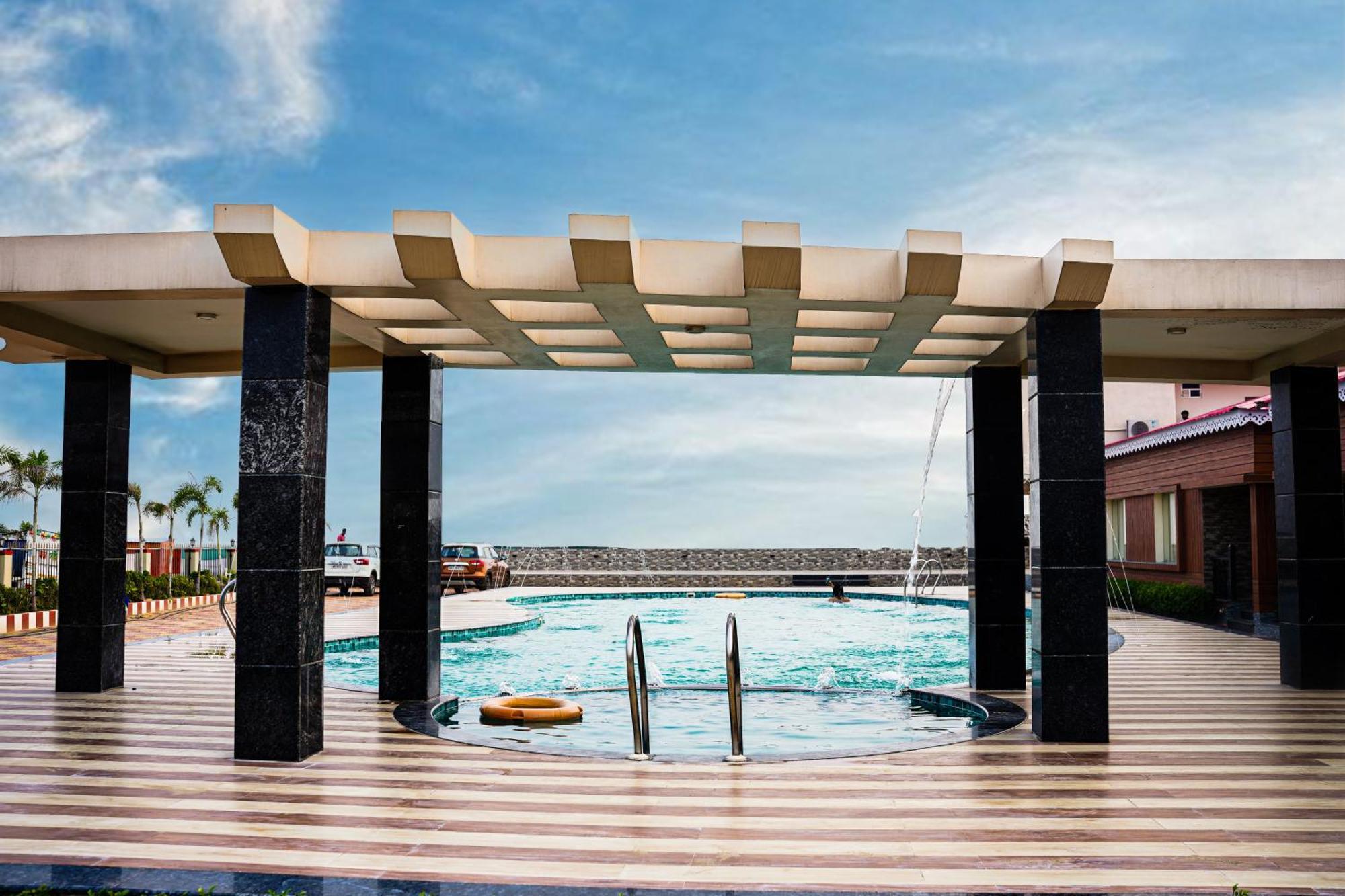 Prasant On Beach Resort !! Lift - Wifi -Restaurant-Parking Facilities-Newly Decorated Room !! Mandarmani Extérieur photo