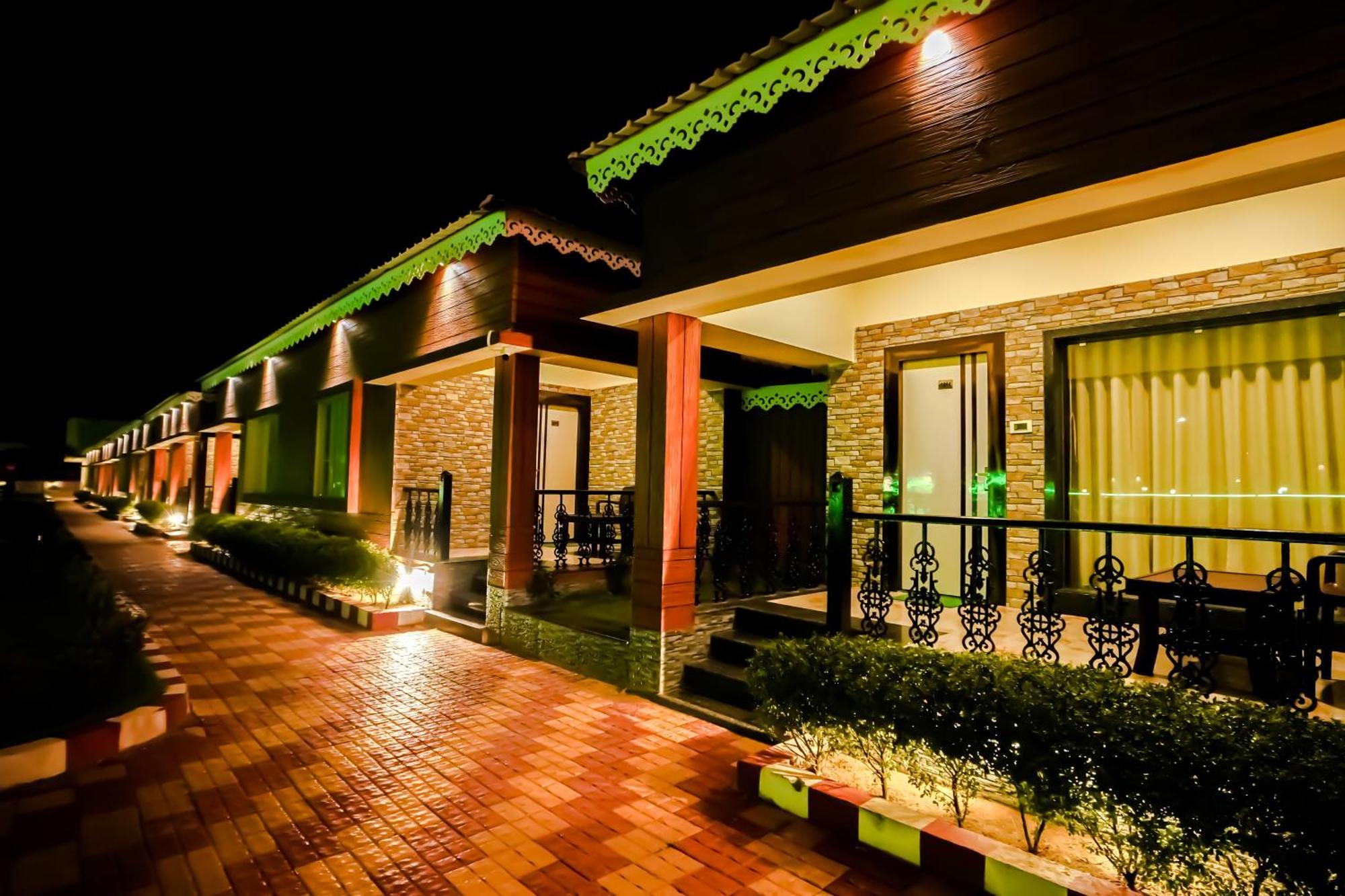 Prasant On Beach Resort !! Lift - Wifi -Restaurant-Parking Facilities-Newly Decorated Room !! Mandarmani Extérieur photo