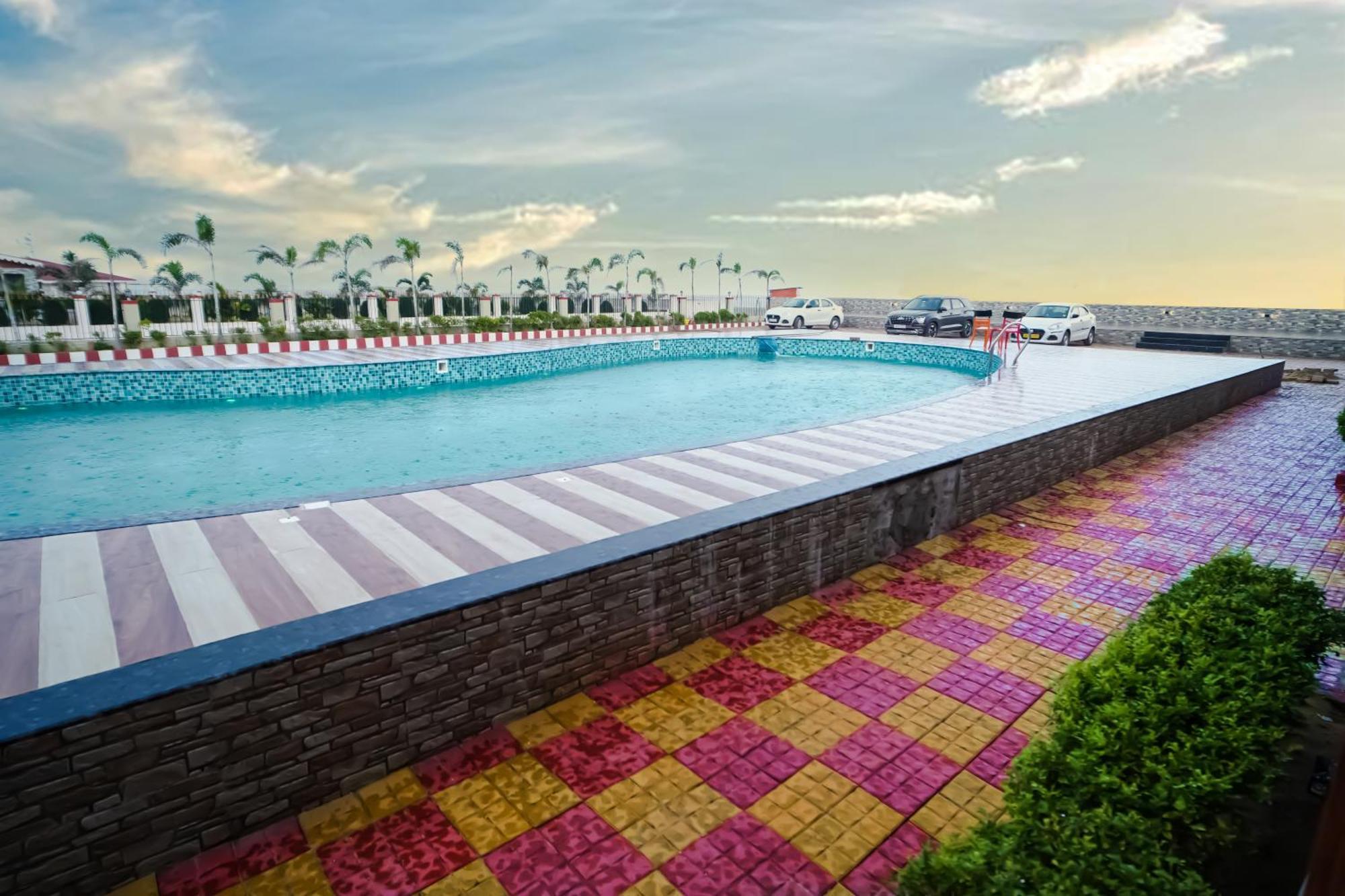 Prasant On Beach Resort !! Lift - Wifi -Restaurant-Parking Facilities-Newly Decorated Room !! Mandarmani Extérieur photo